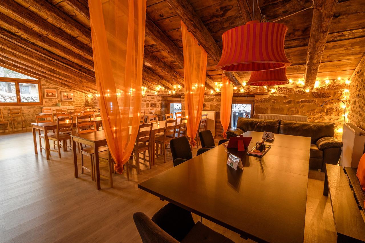Albergue Valderrobres Auto Check-In ภายนอก รูปภาพ