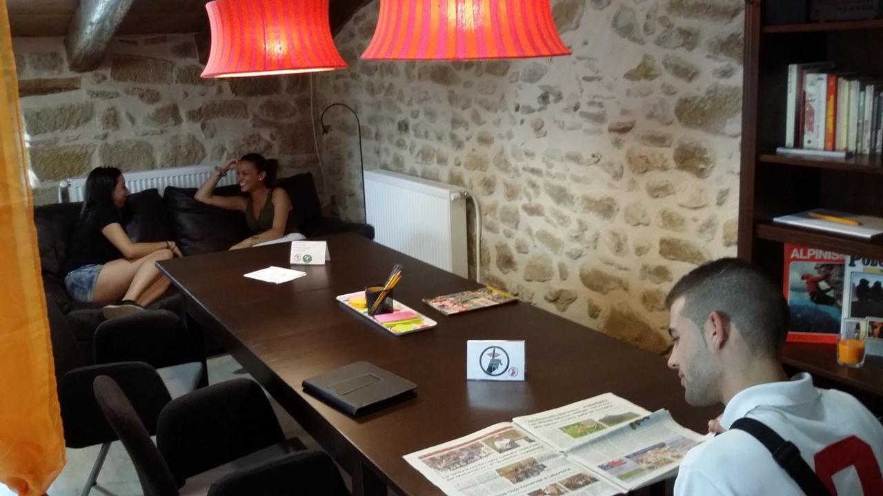 Albergue Valderrobres Auto Check-In ภายนอก รูปภาพ