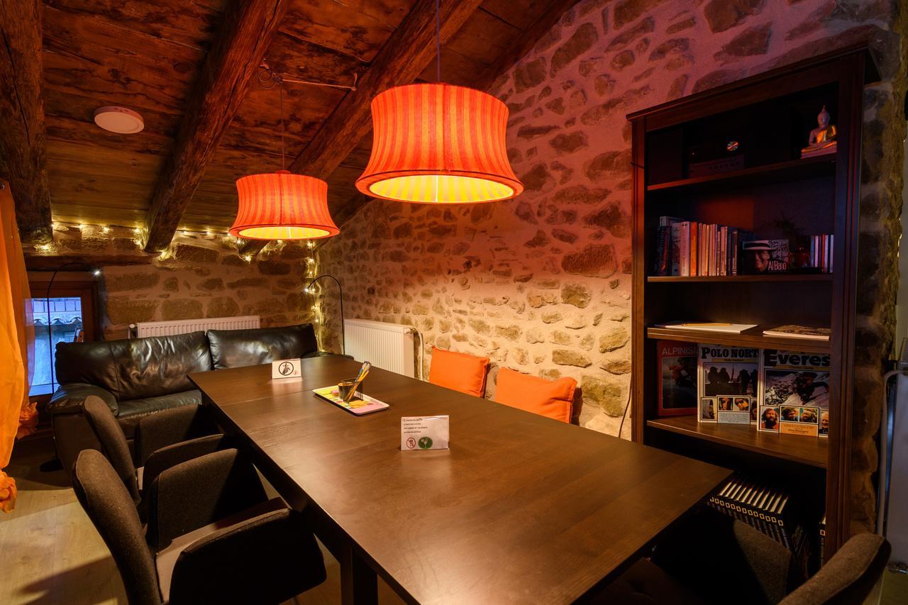Albergue Valderrobres Auto Check-In ภายนอก รูปภาพ