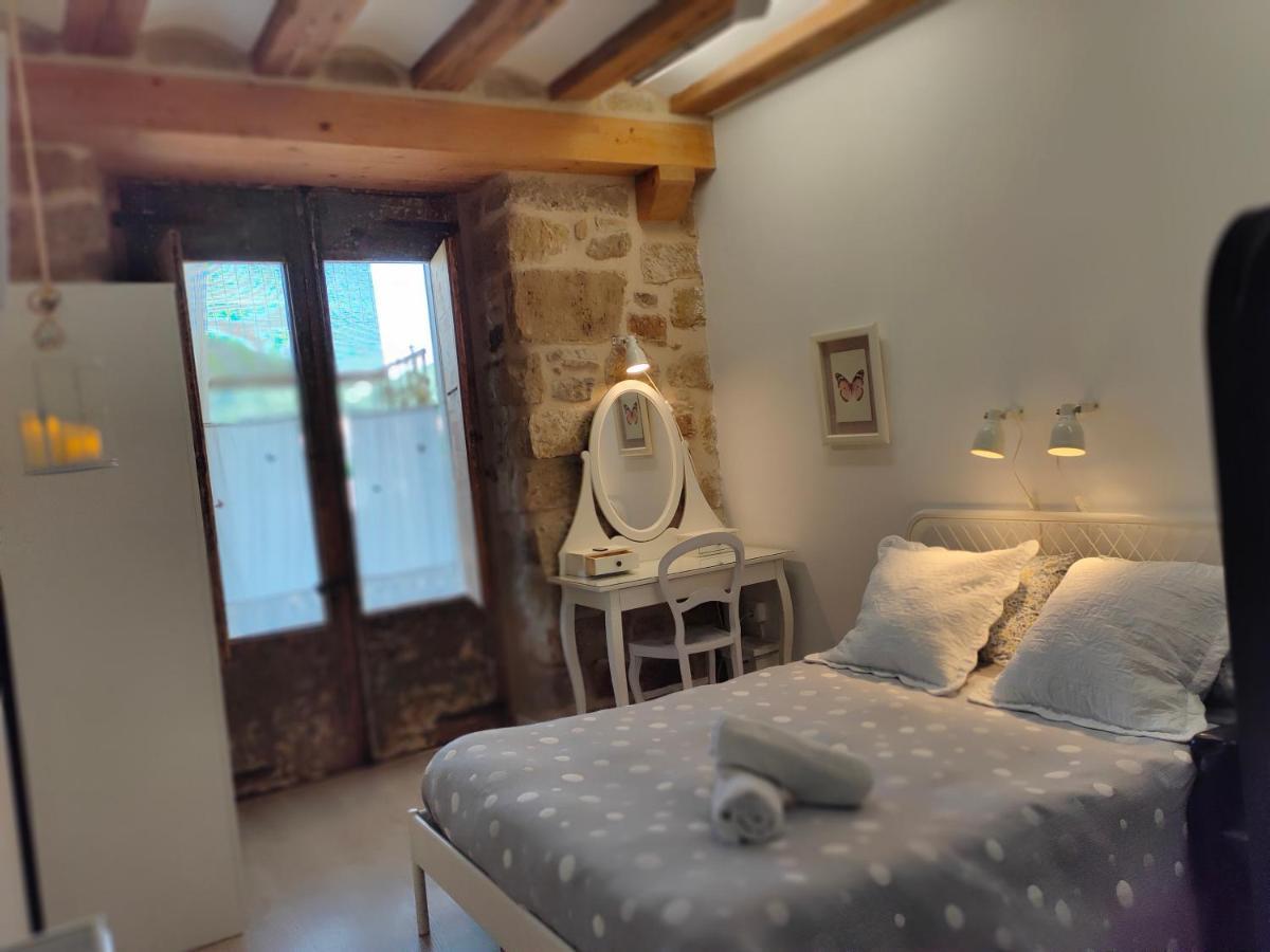 Albergue Valderrobres Auto Check-In ภายนอก รูปภาพ