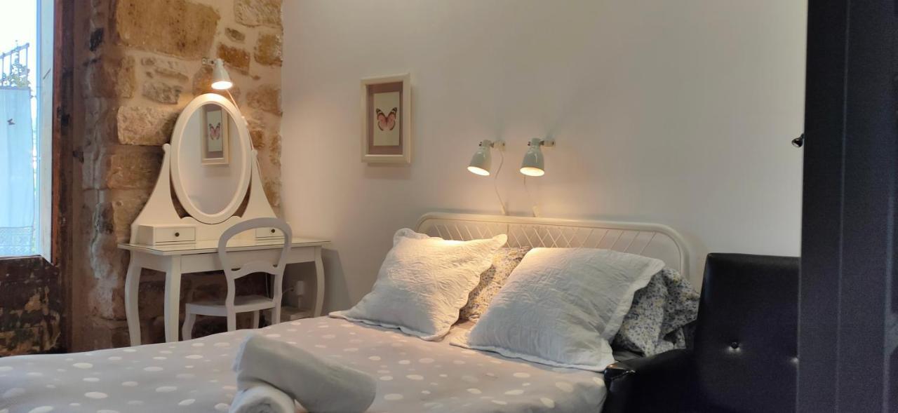 Albergue Valderrobres Auto Check-In ภายนอก รูปภาพ